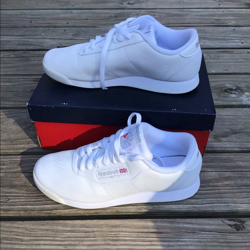 Womens white Reebok classic shoes 8.5 wide